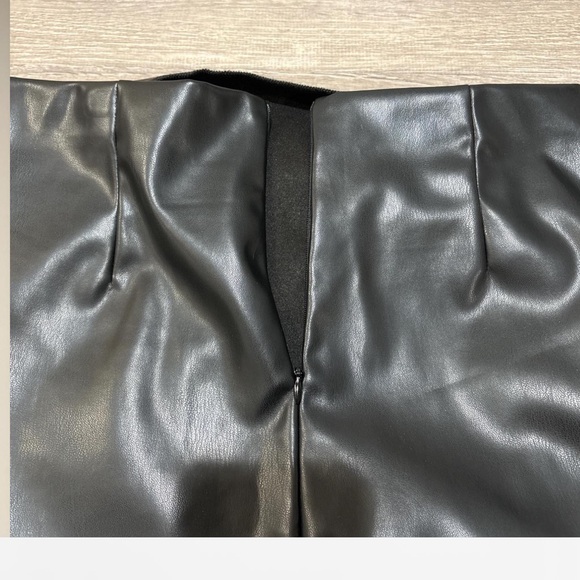 Black Faux Leather Draped Wrap Midi Skirt Size Medium - Picture 5 of 9